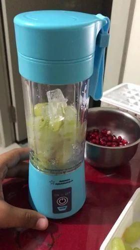 USB Rechargeable Mini Juicer Blender by DrithiShop